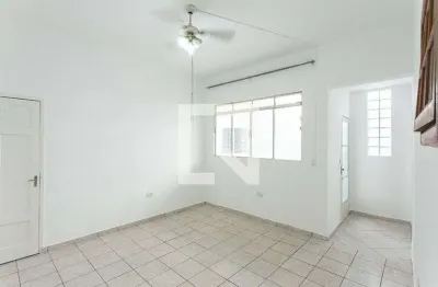 Casa com 2 quartos para alugar na Rua Síria, Tatuapé, São Paulo