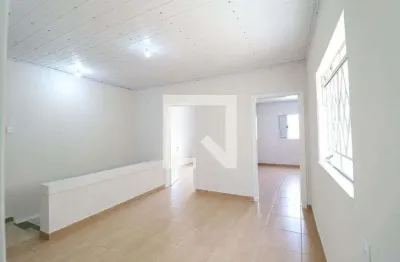 Casa com 2 quartos para alugar na Rua Borges, Vila Gustavo, São Paulo