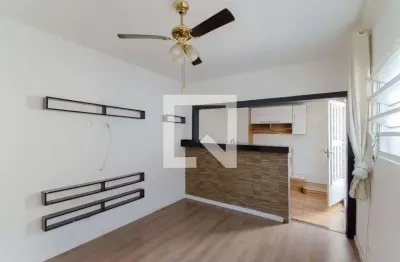 Casa com 2 quartos para alugar na Rua Dona Leopoldina, Ipiranga, São Paulo