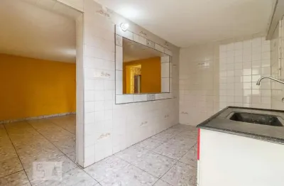 Casa com 1 quarto para alugar na Rua Valinhos, Centro, Barueri