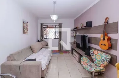 Casa com 3 quartos para alugar na Rua Justiniano, Vila Alpina, São Paulo