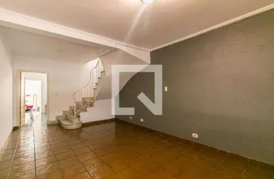 Casa com 2 quartos para alugar na Rua Catiguá, Tatuapé, São Paulo