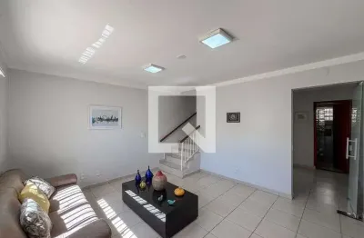 Casa para Aluguel - Vila das Mercês, 2 Quartos,  250 m² - São Paulo