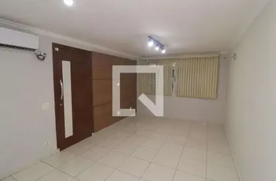 Casa com 2 quartos para alugar na Rua Doutor Ernesto Mariano, Tatuapé, São Paulo