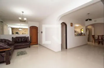 Casa com 4 quartos para alugar na Rua Doutor João Toniolo, Vila Miriam, São Paulo