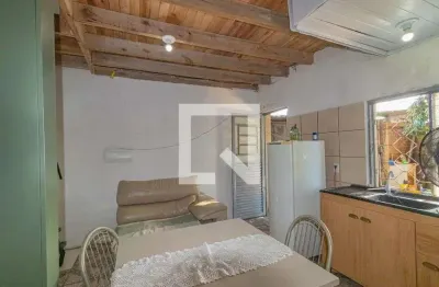 Casa com 1 quarto para alugar na Rua Setenta E Dois, Igara, Canoas