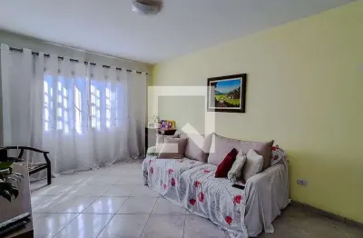 Casa com 2 quartos para alugar na Rua Antônio Gonçalves Valim, Perdizes, São Paulo