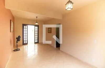 Casa para Aluguel - Maria Paula I, 3 Quartos,  250 m² - São Gonçalo