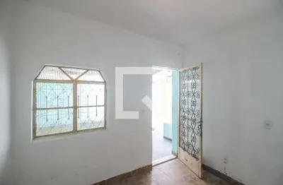Casa com 2 quartos para alugar na Rua Mário de Araújo, Centro, Nilópolis
