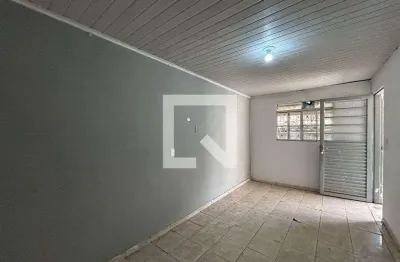 Casa com 2 quartos para alugar na Qr 3, Guará I, Brasília