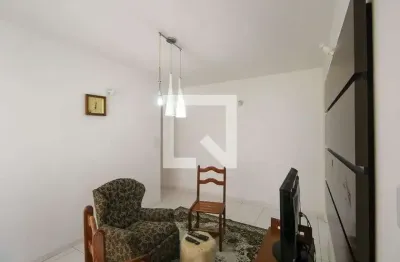 Casa com 2 quartos para alugar na Rua Bento Sabino dos Reis, Vila Ema, São Paulo