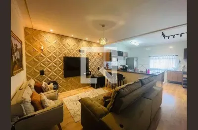 Casa com 4 quartos para alugar na Rua Rubens Alves Tavares, Picanço, Guarulhos