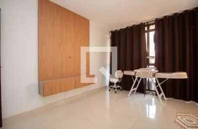 Casa com 7 quartos para alugar na Quadra QNF 2, Taguatinga Centro (Taguatinga), Brasília