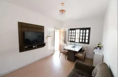 Casa para Aluguel - Independência, 2 Quartos,  70 m² - Taubaté