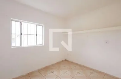 Casa com 4 quartos para alugar na Avenida Agostinho Manfredini, Areao, Taubaté