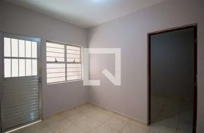 Casa com 2 quartos para alugar na Rua Lauro Pacheco, Jardim Saira, Sorocaba