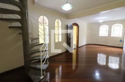 Casa com 3 quartos para alugar na Rua Joaquim Lapas Veiga, Bussocaba, Osasco