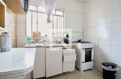 Casa para Aluguel - Santa Cândida, 3 Quartos,  200 m² - Curitiba