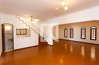 Casa para Aluguel - Chácara Agrindus, 3 Quartos,  302 m² - Taboão da Serra