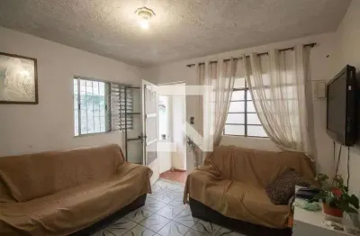Casa com 3 quartos para alugar na Rua Cornélio Serafim, Jardim Daysy, São Paulo