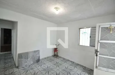 Casa com 3 quartos para alugar na Rua Cornélio Serafim, Jardim Daysy, São Paulo