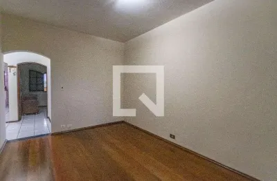 Casa com 3 quartos para alugar na Rua Tangará, Campanário, Diadema