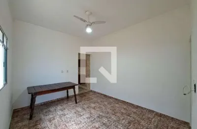 Casa para Aluguel - Maracanã, 2 Quartos,  132 m² - Praia Grande