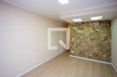 Casa com 2 quartos para alugar na Rua Ana Galhardo Meula, Centro, Diadema