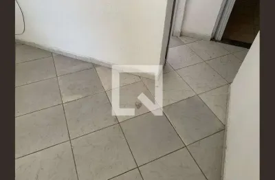 Casa com 2 quartos para alugar na Rua Bacairis, Taquara, Rio de Janeiro