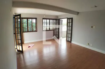 Casa com 4 quartos para alugar na Rua Barão de Palmares, Maria Paula, Niterói