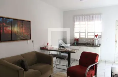 Casa para Aluguel - Vila Jardim São Judas Tadeu, 1 Quarto,  34 m² - Goiânia