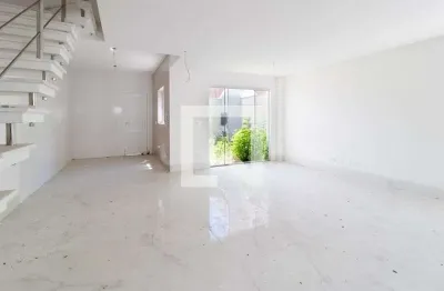 Casa / Sobrado em Condomínio para Aluguel - Uberaba, 3 Quartos,  115 m² - Curitiba