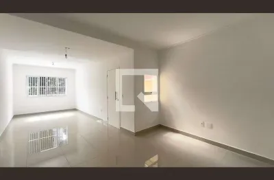 Casa com 3 quartos para alugar na Rua José Comparato, Cambuci, São Paulo