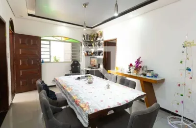 Casa com 3 quartos para alugar na Avenida Riacho das Pedras, Flamengo, Contagem