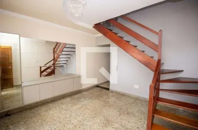 Casa com 3 quartos para alugar na Alameda das Gralhas, Cabral, Contagem