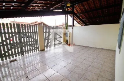 Casa com 2 quartos para alugar na Rua Oreste Borloni, Vilamar, Praia Grande
