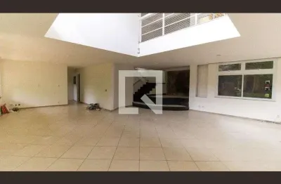 Casa com 3 quartos para alugar na Rua das Hortências, Itacoatiara, Niterói