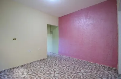 Casa com 1 quarto para alugar na Rua Varzelândia, Vila Jacuí, São Paulo