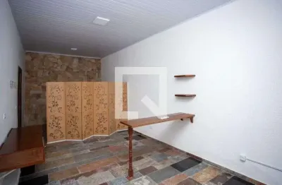 Casa com 1 quarto para alugar na Rua Ana Galhardo Meula, Centro, Diadema