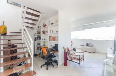 Cobertura com 1 quarto para alugar na Rua Cajaíba, Sumaré, São Paulo