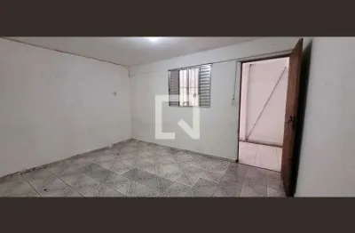 Casa para Aluguel - Vila Virginia, 1 Quarto,  100 m² - Itaquaquecetuba