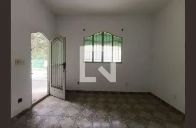 Casa com 2 quartos para alugar na Estrada de Santana, Boa Vista, Nova Iguaçu