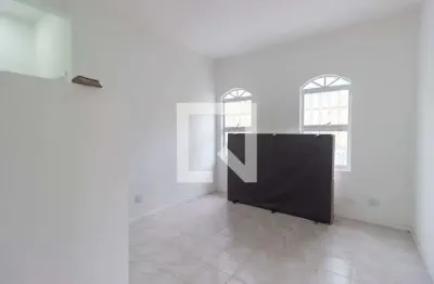 Casa para Aluguel - Jardim Éster Yolanda, 1 Quarto,  25 m² - São Paulo