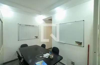 Casa com 4 quartos para alugar na Rua Regente Feijó, Centro, Diadema