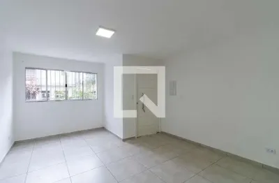 Casa com 2 quartos para alugar na Rua Ituiutaba, Ipiranga, São Paulo