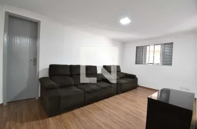 Casa com 1 quarto para alugar na Rua Miguel Caluf, Cajuru, Curitiba
