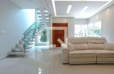 Casa / Sobrado em Condomínio para Aluguel - Jardim Rubi, 3 Quartos,  164 m² - Mogi das Cruzes