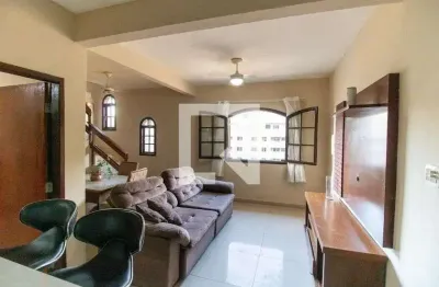 Casa com 3 quartos para alugar na Travessa Otávio Land, Santa Rosa, Niterói