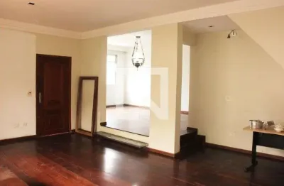 Casa com 5 quartos para alugar na Rua Antônio Damin, Ponta da Praia, Santos