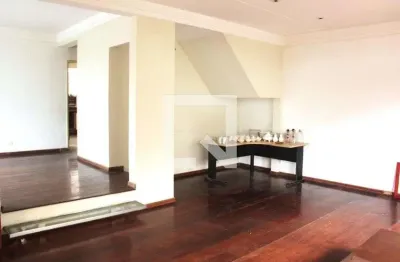 Casa com 3 quartos para alugar na Rua Antônio Damin, Ponta da Praia, Santos